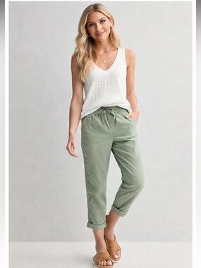 023 NWT Midrise Capris